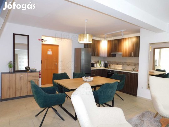 Siófok Ezüstparton 14 főre berendezett duplex és stúdió apartman 143