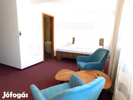 Siófok Ezüstparton lakberendezett 2 szobás erkélyes oldalt panorámás