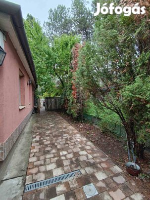 Siófok Ezüstparton nyaraló eladó!