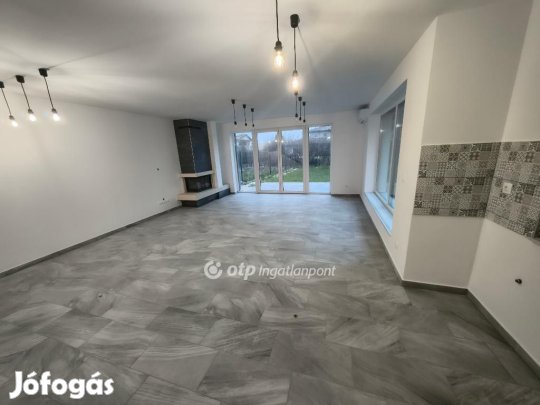 Siófok Foki-hegy városrészén eladó új építésű ikerházfél