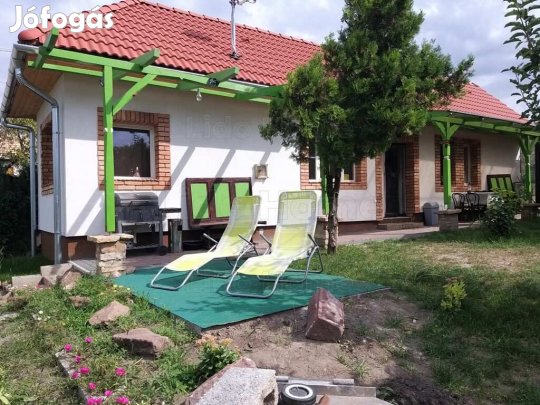 Siófok Kertváros szélén 3 szobás kertes családi ház eladó