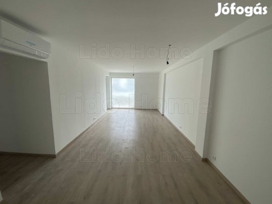 Siófok, Ezüstparton panorámás lakás eladó!