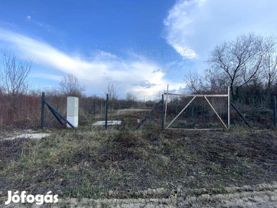 Siófok, Sóstón vízközeli építési telek eladó!