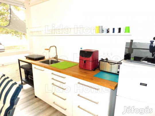 Siófok belvárosban Aranypart mögött a Balatontól 700 m re igényes 2