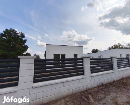 Siófok kertváros részén új építésű nyaraló eladó