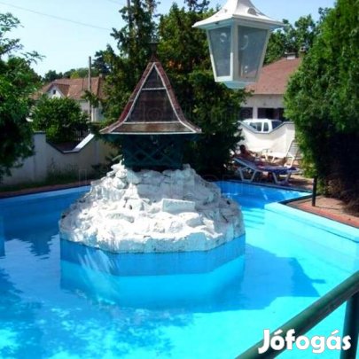 Siófok központjában bejáratott szálloda eladó!