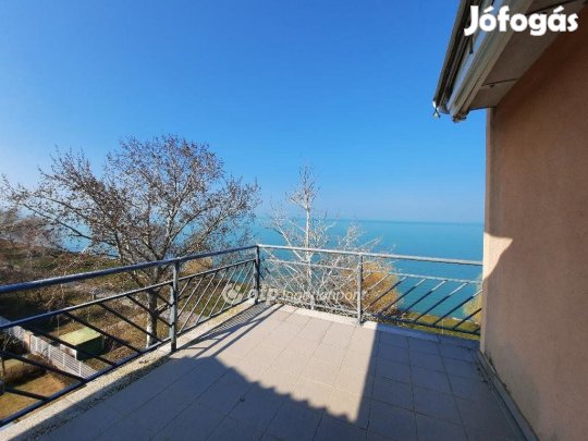 Siófoki 51 nm-es lakás eladó