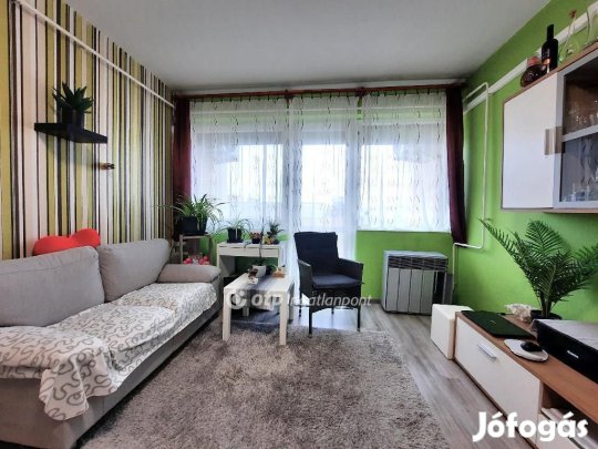 Siófoki 57 nm-es lakás eladó