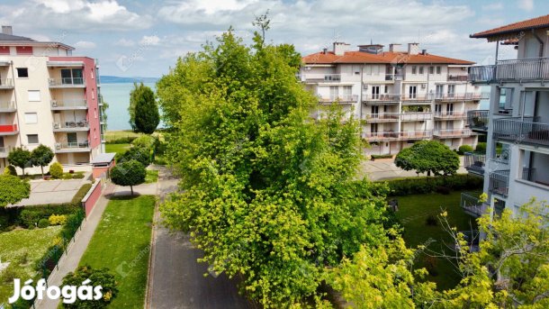 Siófoki 58 nm-es lakás eladó