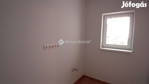Siófoki 65 nm-es lakás eladó