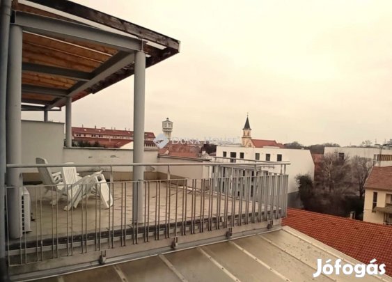 Siófoki 65 nm-es lakás eladó