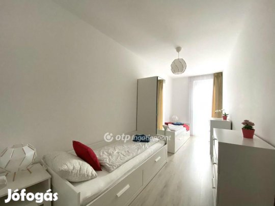 Siófoki 66 nm-es lakás eladó