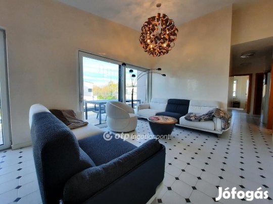 Siófoki 91 nm-es lakás eladó