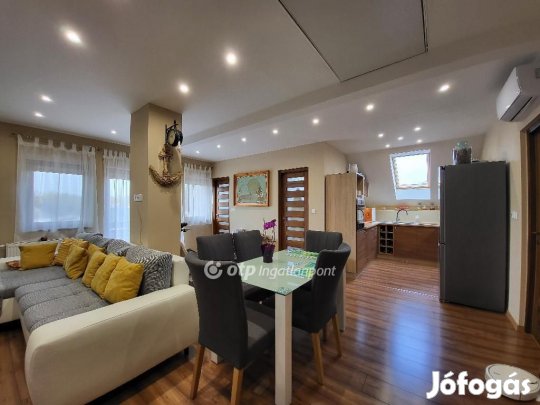 Siófoki eladó 197 nm-es ház