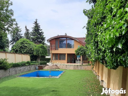 Siófoki eladó 250 nm-es ház