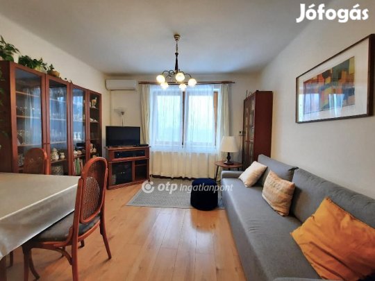 Siófoki eladó 450 nm-es ház