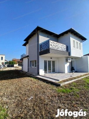 Siófokon, új építésű, 2 szintes családi ház eladó