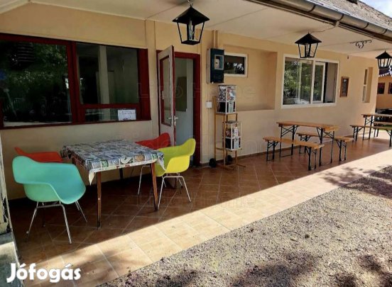 Siófokon partközeli üzlethelyiség eladó