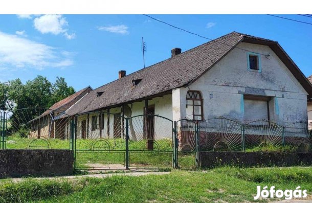 Siófoktól 35kmre parasztház eladó