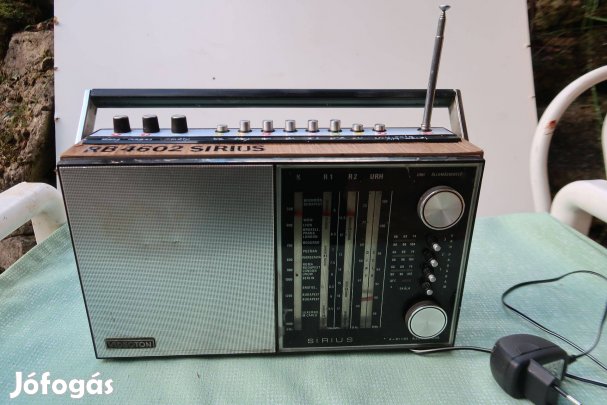 Sirius táskarádió adapterrel