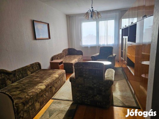 Skála Közelében 2 Szoba-Hallos Lakás Eladó !