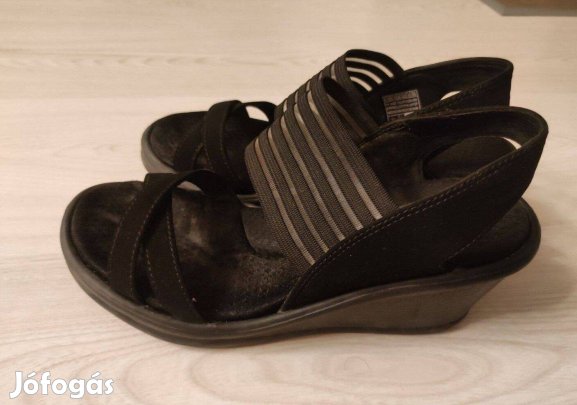 Skechers Rumblers Solar Burst telitalpú szandál memóriahabbal 36.5 37