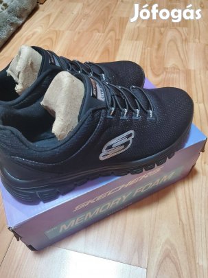 Skechers dobozlakó cipő bolti ár alatt