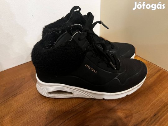 Skechers fekete bélelt téli csizma 34 téli cipő vízálló