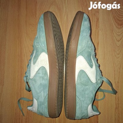 Skechers fűzős cipő