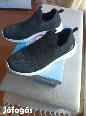 Skechers női cipő 39, gépben mosható, újszerű