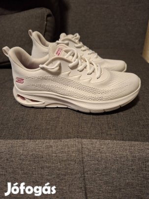 Skechers női cipő eladó.