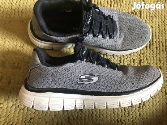 Skechers sportcipő,