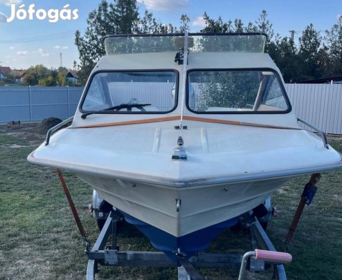 Skibplast motorcsónak