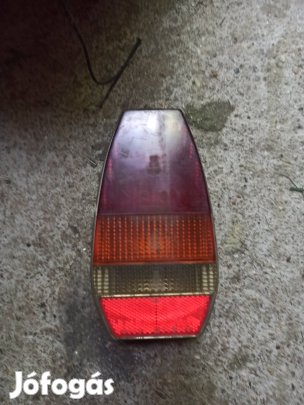 Skoda 105 / 120 hátsó lámpa - eredeti PAL - jó állapot
