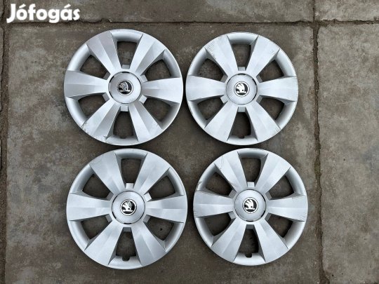 Skoda 15-ös gyári disztárcsa eladó!