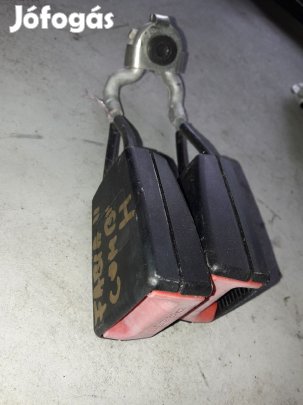 Skoda Fabia 06- Hátsó Biztonsági Öv Csatlakozó