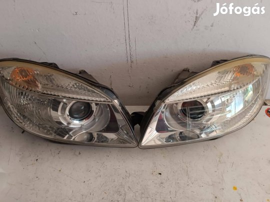 Skoda Fabia 2 jobb , bal fényszóró