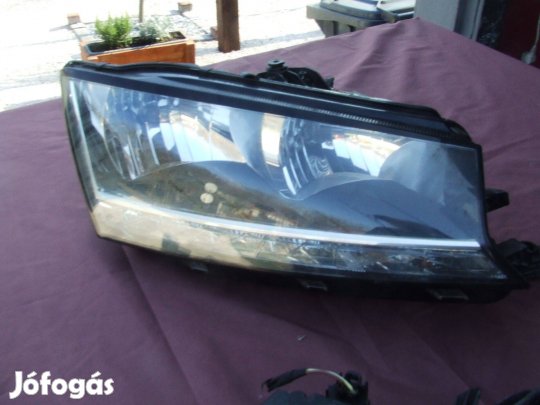 Skoda Fábia 3 as jobb lámpa fényszóró menetfényes 2018 as