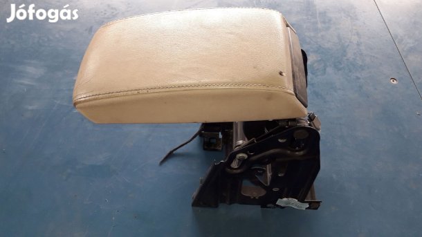 Skoda Fabia Könyöklő