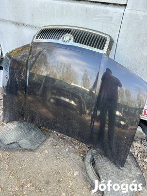 Skoda Fabia mk1 motorháztető géptető fekete