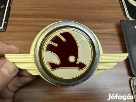 Skoda Felicia csomagtartó embléma Spartak Karosa busz veterán régi