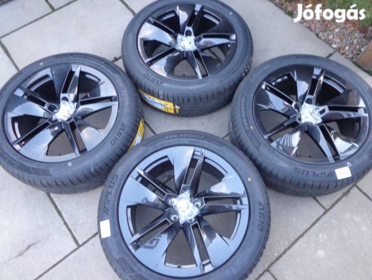 Skoda Kodiaq Audi Q3 VW Tiguan Cupra Born új nyári garnitúra