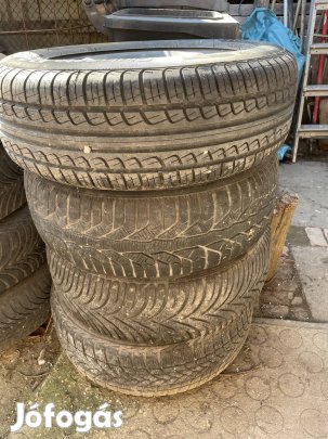 Skoda Octavia 15 felni; lemezfelni gumikkal