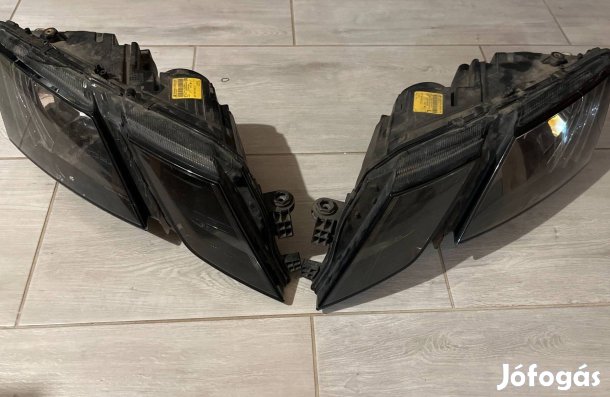 Skoda Octavia 3 Búrasérült Facelift Fényszórópár . 2017-2019 DRL LED
