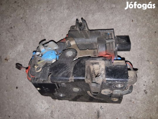 Skoda Octavia Bal Első Ajtó Zárszerkezet + Központizár Motor