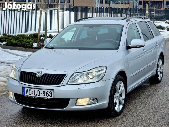 Skoda Octavia Combi 1.4 TSI Elegance DSG Napfén...