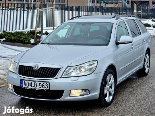 Skoda Octavia Combi 1.4 TSI Elegance DSG Napfén...
