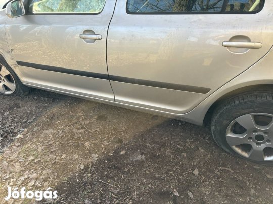 Skoda Octavia II 2 ajtó tükör zár ablakemelő 