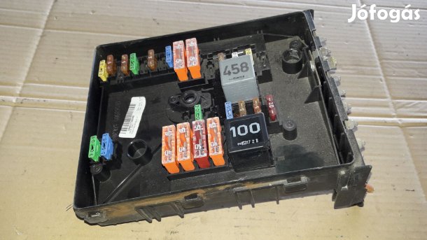 Skoda Octavia II Biztosítéktábla / Relé Tábla