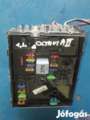 Skoda Octavia II Biztosítéktábla / Relé Tábla